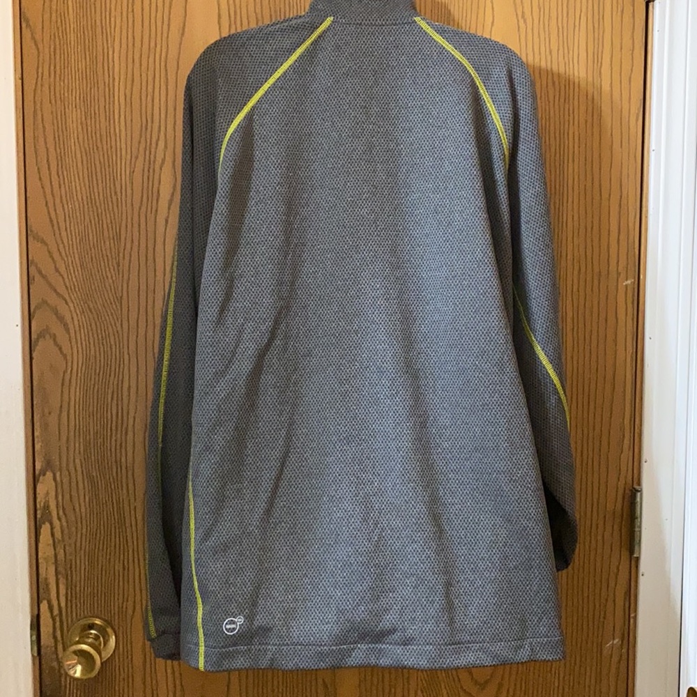 Men’s zip up Puma top. Sz large “SOLD” - Picture 2 of 4